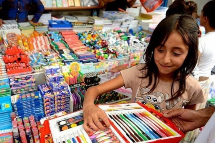 Kırtasiye &uuml;r&uuml;nlerinde y&uuml;zde 100 artış! Merdiven altı &uuml;r&uuml;nlere dikkat