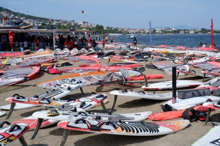 İzmir'de Kurtuluş Kupası Yelken Yarışları başladı