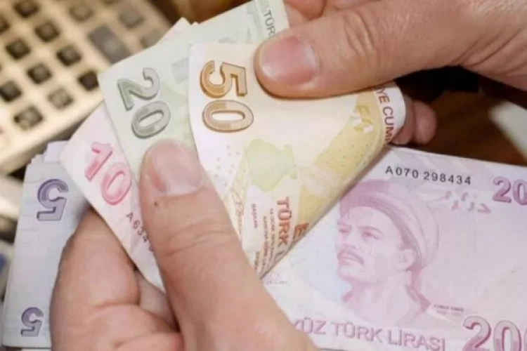 Emeklilere &ccedil;ifte maaşta detaylar netleşti: İki aylıkta da kesinti olmayacak