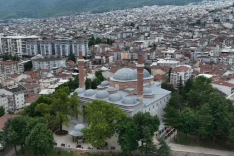 Bursa'da bu caminin i&ccedil;ine sinek giremiyor