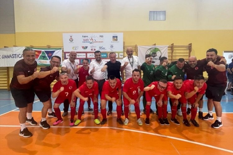 Down Sendromlu Futsal Milli Takımı, Avrupa Şampiyonası'nda finale y&uuml;kseldi