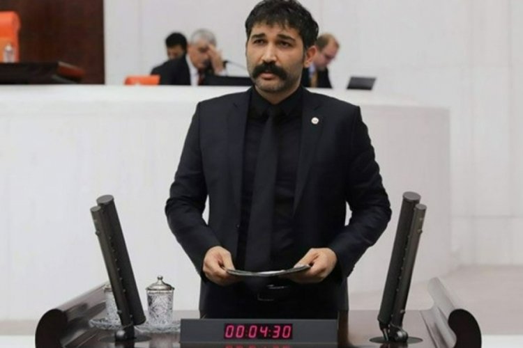 Eski milletvekili Barış Atay, oyunculuk ve y&ouml;netmenliğe geri d&ouml;n&uuml;yor