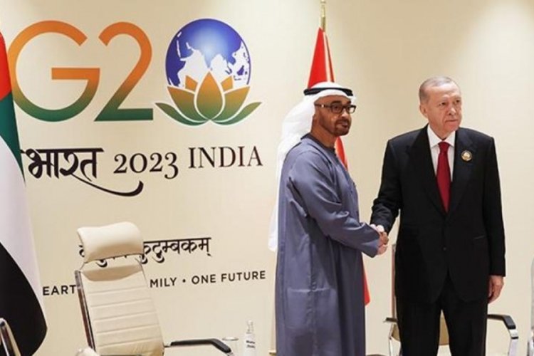 Cumhurbaşkanı Erdoğan G20 Zirvesi'nde BAE Devlet Başkanı Al Nahyan ile g&ouml;r&uuml;şt&uuml;