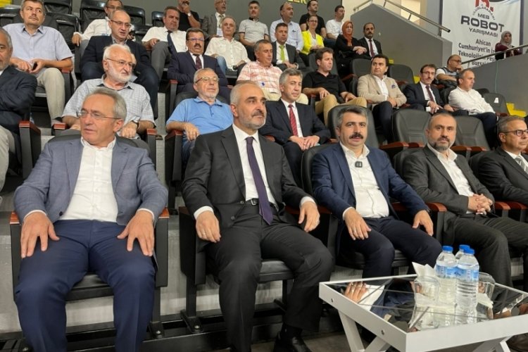 Bursa'da 15. MEB Robot Yarışmasının &ouml;d&uuml;lleri sahiplerini buldu