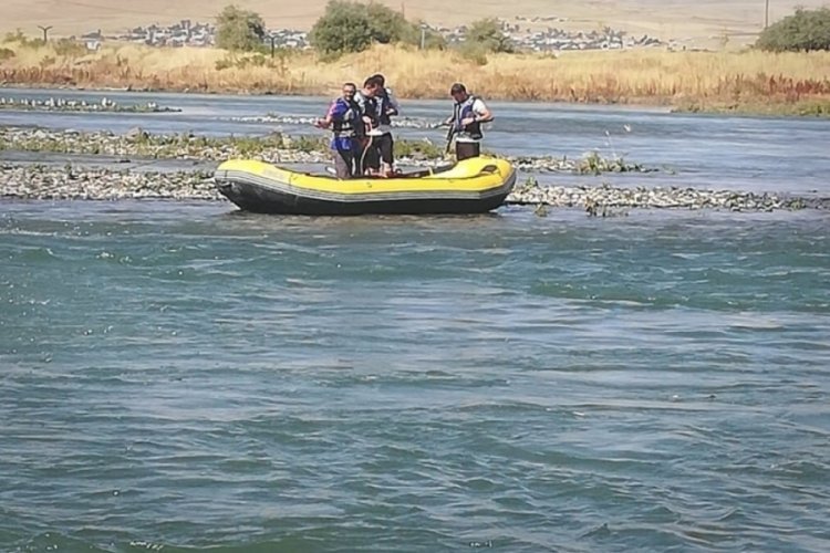 Muş'ta balık tutmaya &ccedil;alışırken Murat Nehri'ne d&uuml;şen kişi boğuldu