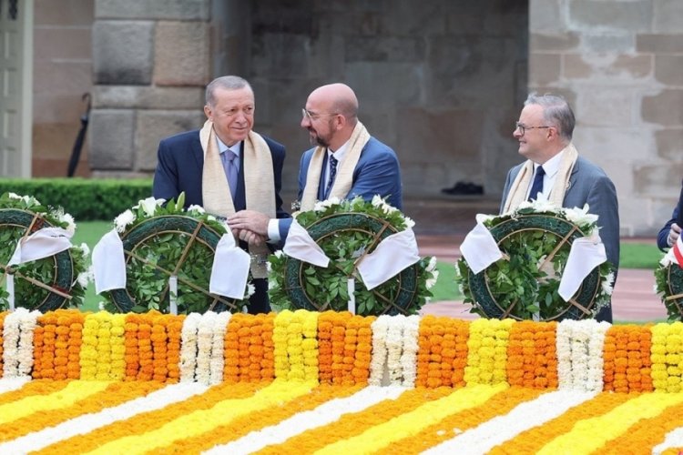 Cumhurbaşkanı Erdoğan, Gandhi'nin anıt mezarını ziyaret etti