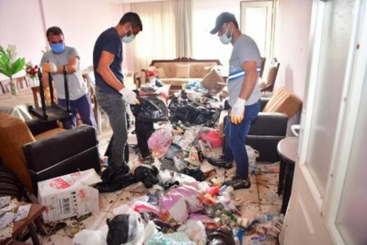 Adana'da bir evden 20 ton &ccedil;&ouml;p &ccedil;ıktı!