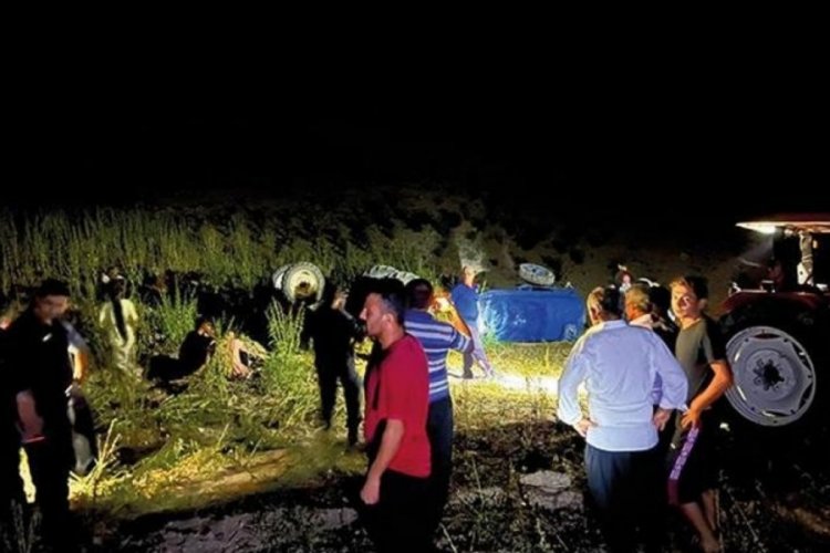 Osmaniye'de devrilen trakt&ouml;r&uuml;n s&uuml;r&uuml;c&uuml;s&uuml; hayatını kaybetti