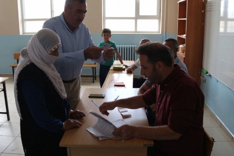 Bitlis'te k&ouml;y&uuml;n mahalle olması i&ccedil;in k&ouml;y sakinleri halk oylaması yaptı