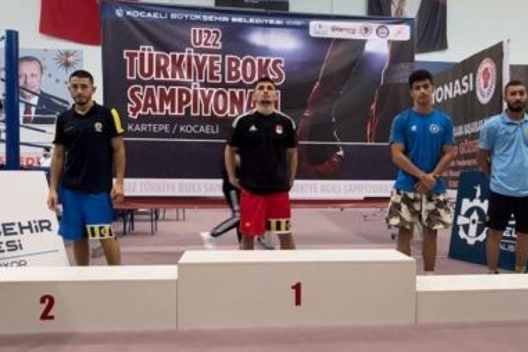 Bursa B&uuml;y&uuml;kşehir Belediyesporlu boks&ouml;rlerden b&uuml;y&uuml;k başarı