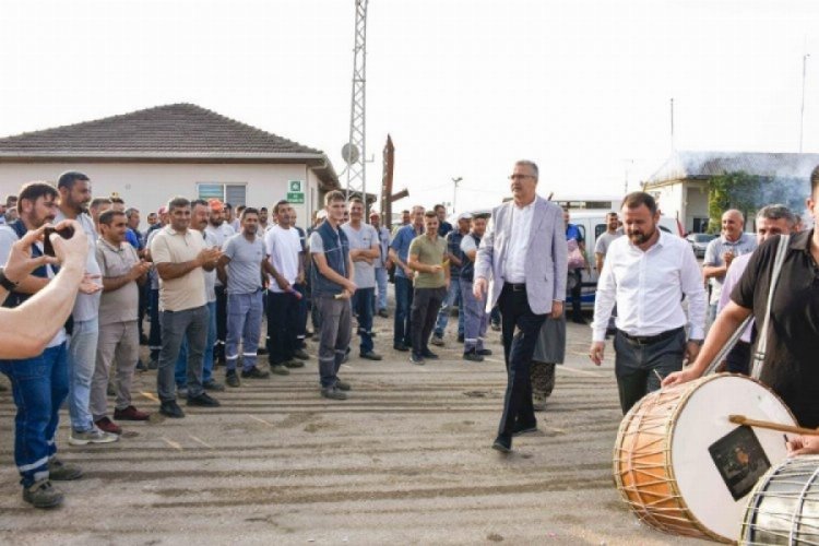 Bursa'da davullu zurnalı zam kutlaması