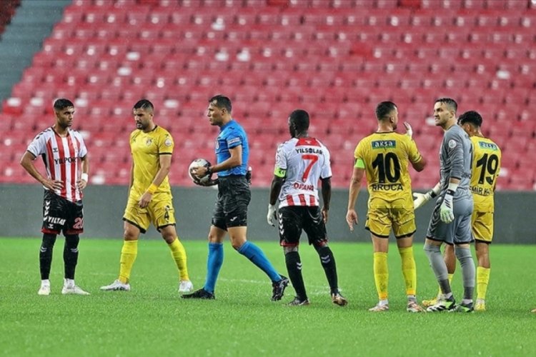 Samsunspor-İstanbulspor ma&ccedil;ı 8 Kasım'da devam edecek