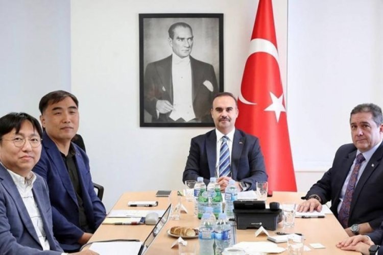 Bakan Kacır G&uuml;ney Kore'de markaların y&ouml;neticileri ile g&ouml;r&uuml;şt&uuml;