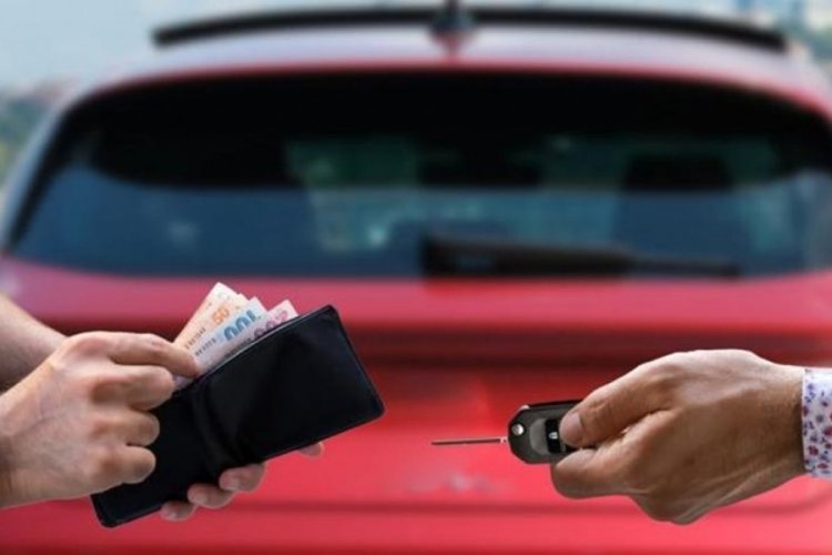 Ara&ccedil; alacaklar dikkat! L&uuml;ks otoda satışlar durdu: sıfır oto ilk kez ellerinde kaldı