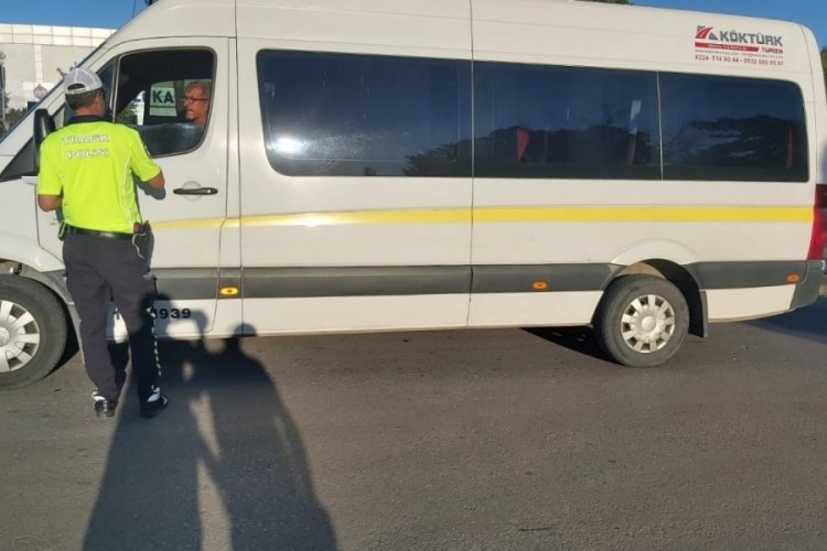 Bursa Orhangazi'de polis ekiplerinin okul mesaisi başladı, servisler denetlendi