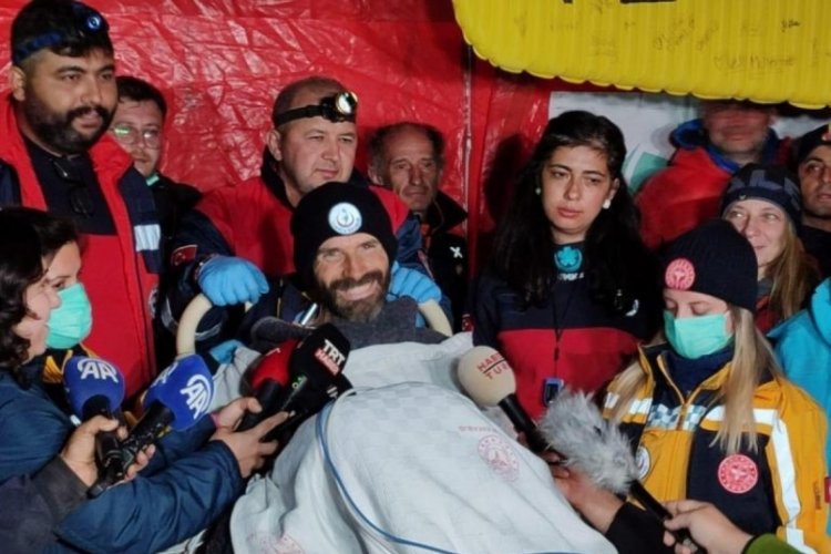 Amerikalı Dickey mağaradan 11'inci g&uuml;nde &ccedil;ıkarıldı: İlk c&uuml;mlesi bu oldu...