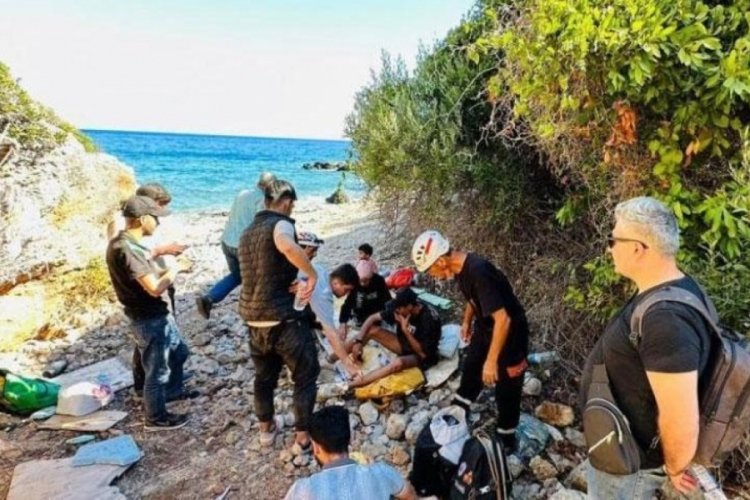 Dat&ccedil;a'da 14 d&uuml;zensiz g&ouml;&ccedil;men kurtarıldı