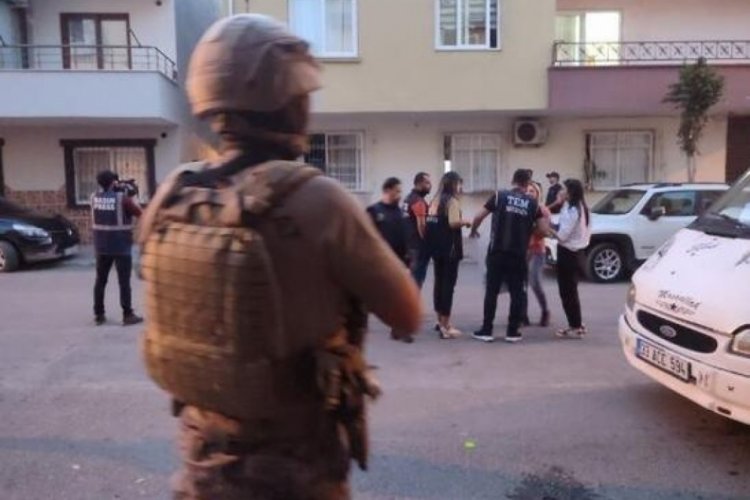 Mersin'de ter&ouml;r &ouml;rg&uuml;tlerine operasyon: 4 g&ouml;zaltı