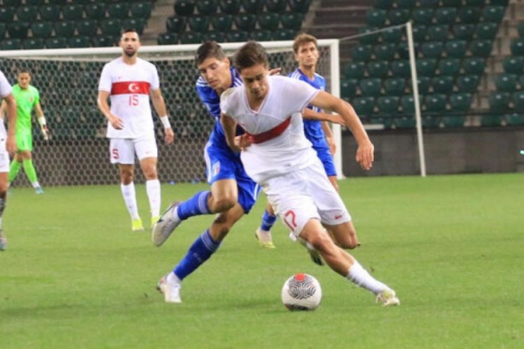 &Uuml;mit Milli Futbol Takımı İtalya'ya 2-0 yenildi