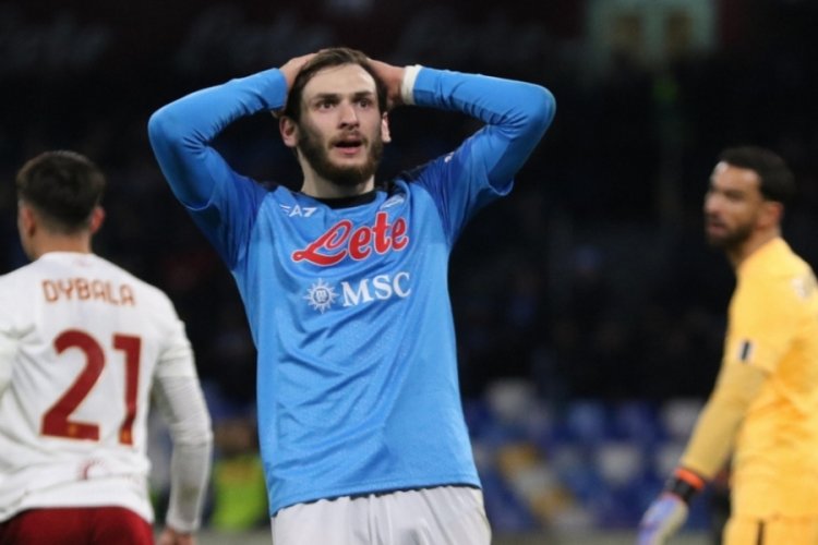 Napoli'nin G&uuml;rc&uuml; futbolcusu Kvaratskhelia son 21 ma&ccedil;ta gol atamadı