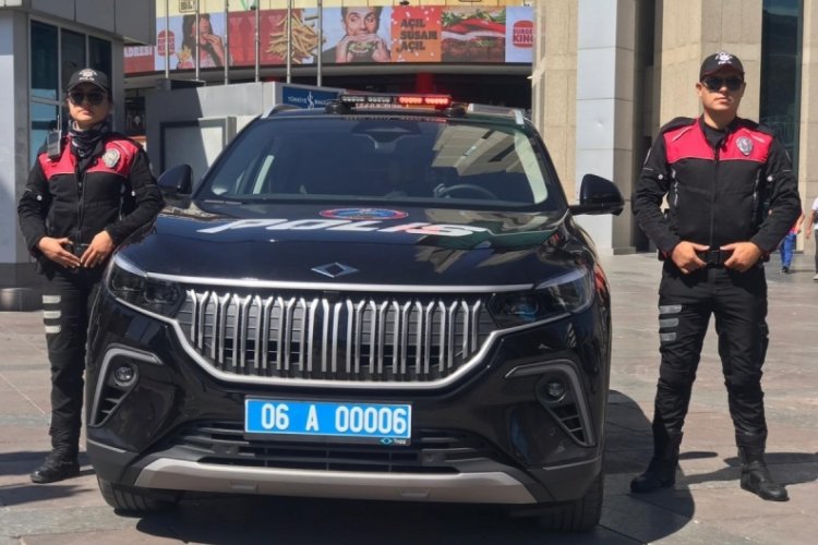 Ankara'da polis ekipleri, yerli otomobil Togg ile g&ouml;rev yapmaya başladı!