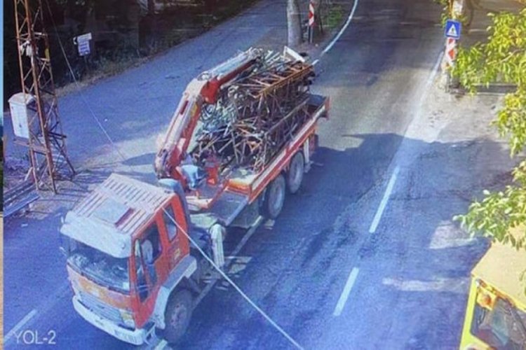 Mersin'de y&uuml;ksek gerilim hattı direklerini &ccedil;alan 5 kişi yakalandı