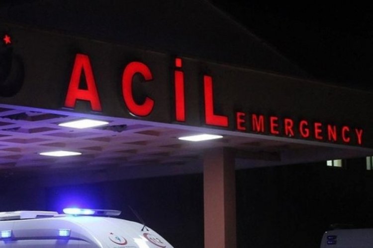 Balıkesir'de 2 kişi, otomobilin &ccedil;arpması sonucu hayatını kaybetti