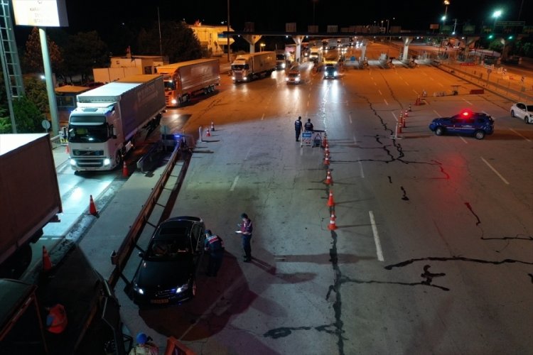 Edirne'deki denetimlerde 322 d&uuml;zensiz g&ouml;&ccedil;men yakalandı