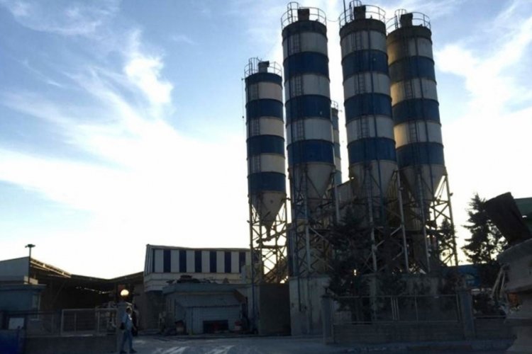 Kocaeli'de iş&ccedil;i 5 metre y&uuml;kseklikten aşağı d&uuml;şt&uuml;!