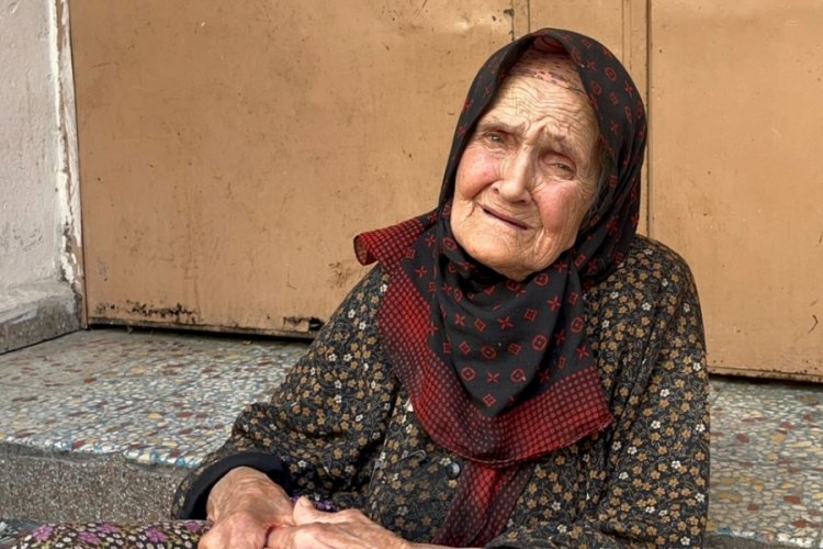 Bursa'da dernekten geliyoruz diyerek 85 yaşındaki kadını dolandırdılar