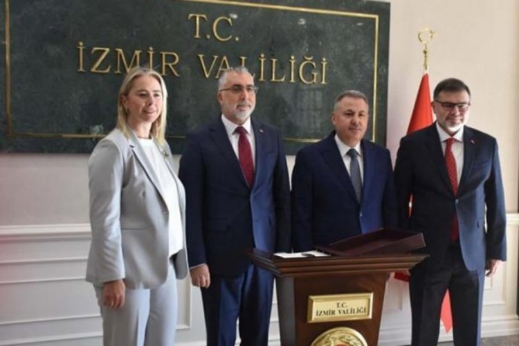 Bakan Işıkhan İzmir'de