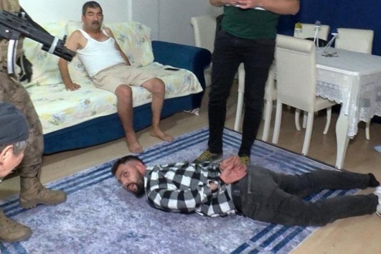 Oğlu g&ouml;zaltına alınan anne isyan etti!
