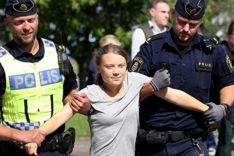 &Ccedil;evre aktivisti Greta'ya aynı su&ccedil;tan 2. g&ouml;zaltı