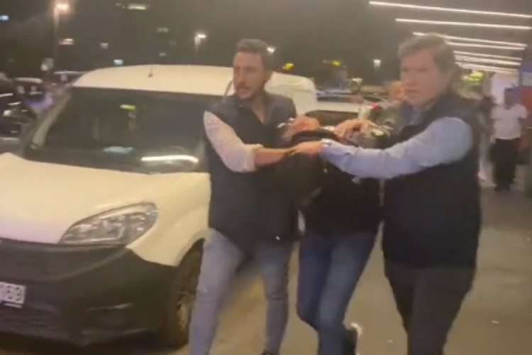 Bakan Yerlikaya a&ccedil;ıkladı! Camide alkol fotoğrafı paylaşan kişi yakalandı