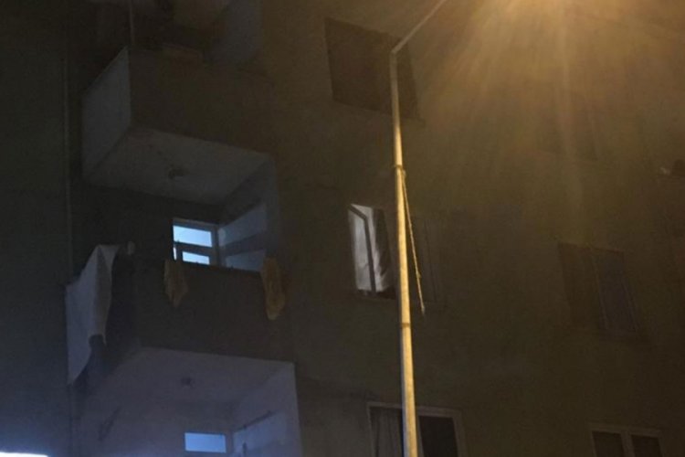Kocaeli'de bir kişi eşi ve kızını rehin aldı