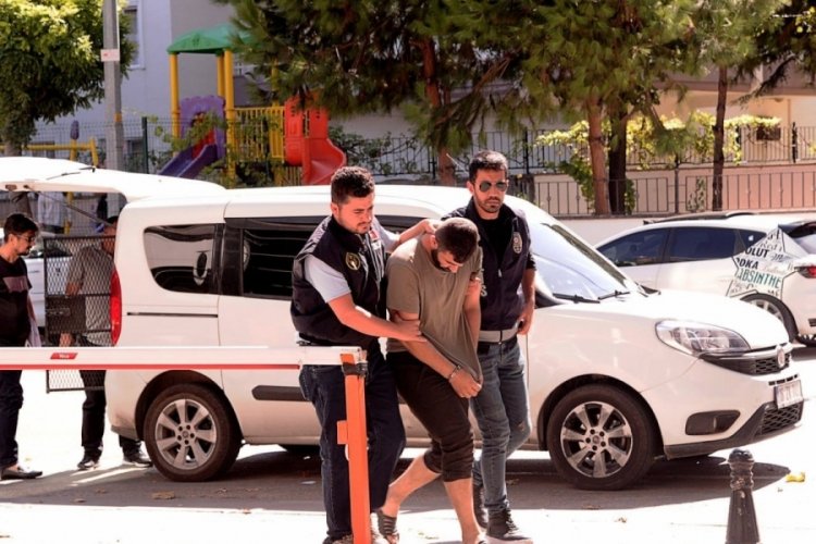 Bursa'da tespih paketinin i&ccedil;inden elektronik sigara &ccedil;ıktı