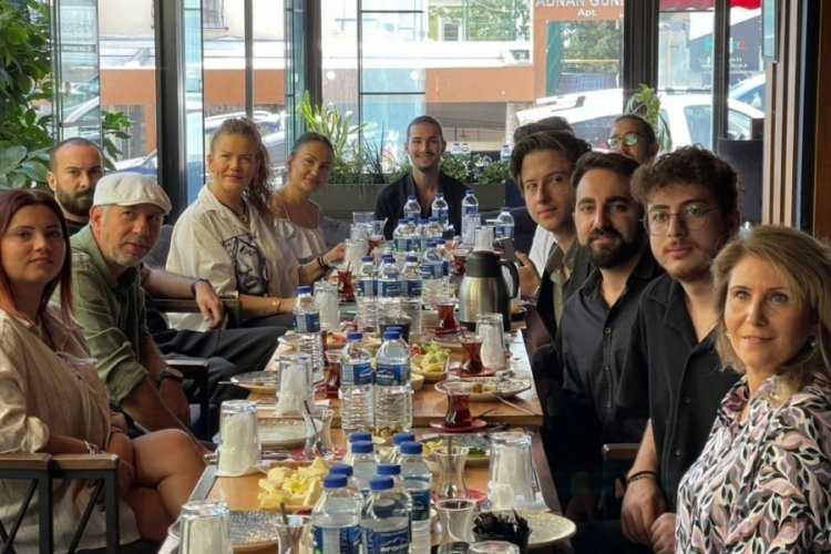 Sanat ve sanat&ccedil;ının toplumdaki varlığını yaşatın!