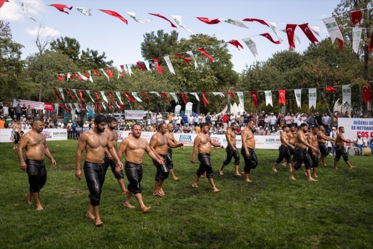 18. Geleneksel Bah&ccedil;elievler Kocasinan Yağlı G&uuml;reşleri başladı