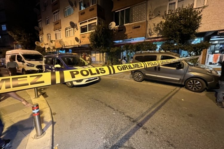 İstanbul'da iş yerinin &ouml;n&uuml;nde silahlı saldırı! 1 yaralı