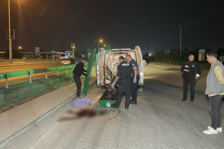 Sakarya'da otomobil ile bisiklet &ccedil;arpıştı! 1 &ouml;l&uuml;