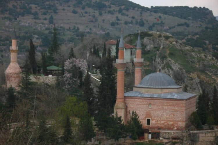 Şanlı: Yiğit d&uuml;şt&uuml;ğ&uuml; yerden kalkar