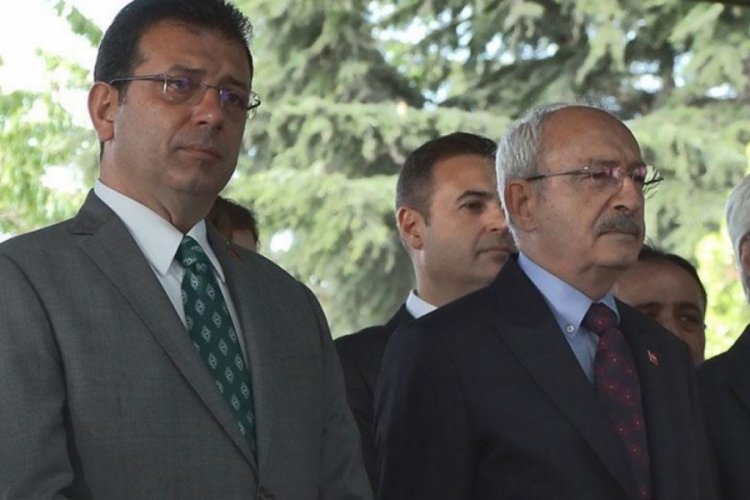 Kılı&ccedil;daroğlu ve İmamoğlu Adnan Menderes'i mezarı başında andı
