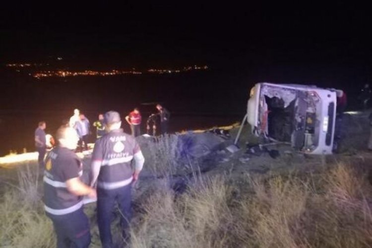Van'da katliam gibi kaza: 5 &ouml;l&uuml;, 21 yaralı