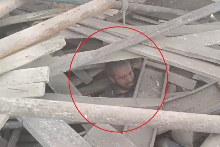 Batman'da cami inşaatının iskelesi &ccedil;&ouml;kt&uuml;: 4 iş&ccedil;i yaralı