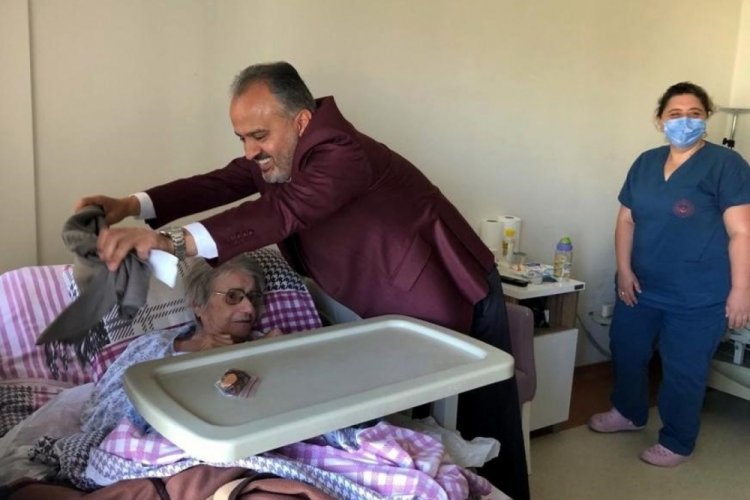 Başkan Aktaş'tan Sayide teyzeye s&uuml;rpriz ziyaret