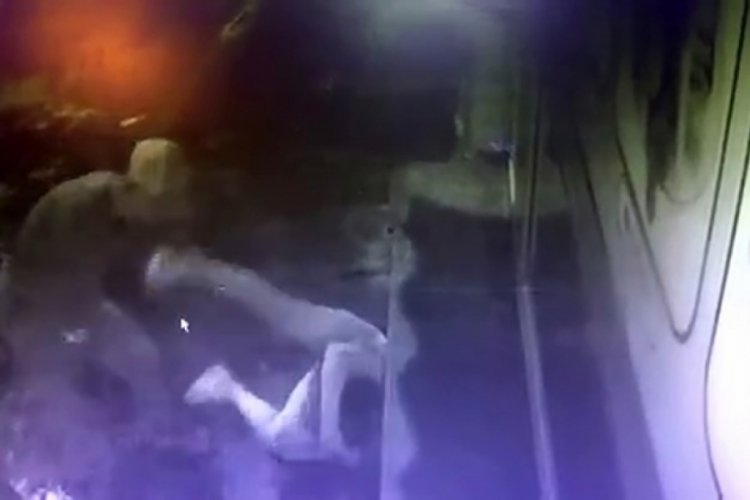 İstanbul'da eski nişanlısını pompalı t&uuml;fekle darp etti