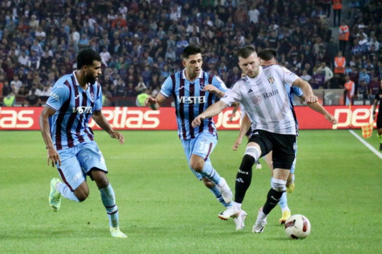 Trabzonspor, Beşiktaş'ı 3-0 mağlup etti