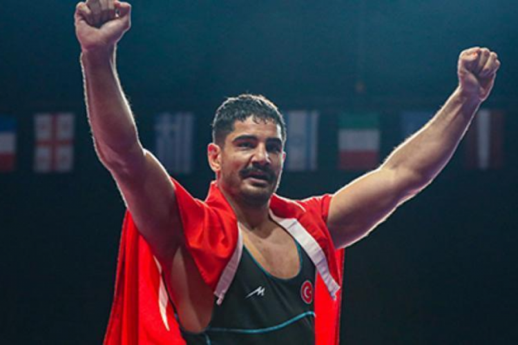 Taha Akg&uuml;l, 2024 Paris Olimpiyatlarına kota aldı