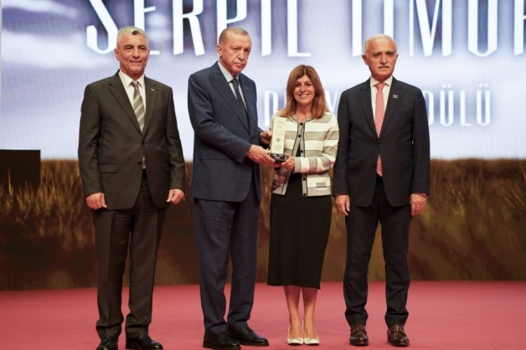 Vodafone Avrupa CEO'su Serpil Timuray, "İş D&uuml;nyası &Ouml;d&uuml;l&uuml;" aldı
