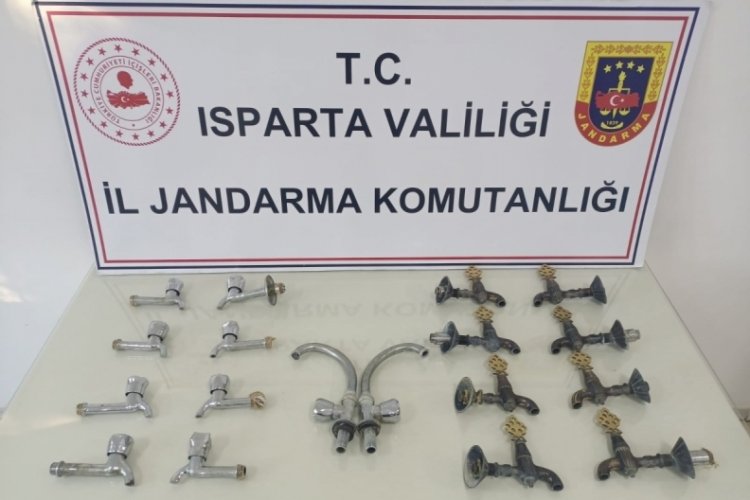 Isparta'da musluk hırsızı! Camilerden musluk &ccedil;alan ş&uuml;pheli tutuklandı
